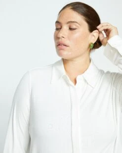 Elbe Liquid Jersey Shirt Classic Fit - White 8 Elbe Liquid Jersey Shirt Classic Fit - White -UNIVERSAL STANDARD Full Placket Liquid Jersey Knit Elbe Shirt White USTO1159 025 002 004