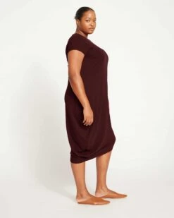 Asymmetrical Black Cherry Dress - Iconic Geneva Everyday Style 11 Asymmetrical Black Cherry Dress - Iconic Geneva Everyday Style -UNIVERSAL STANDARD Geneva Dress Black Cherry US1002 190 003 051 2d13d62c f373 48e8 aa03 be27993e684a