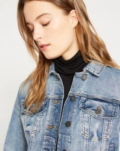 Kelsey Denim Jacket - Light Blue -UNIVERSAL STANDARD Kelsey Denim Jacket Blue Wash USOU0340 216 002 016