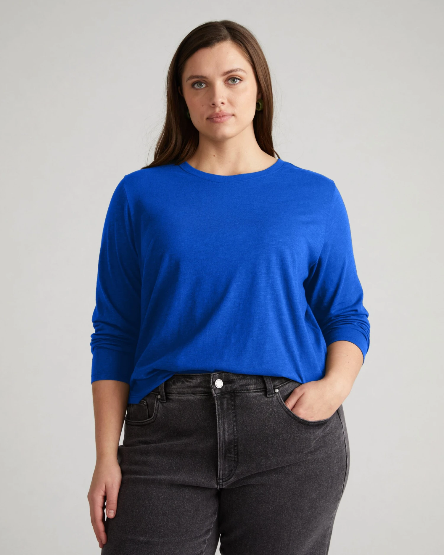 Lightweight Ultramarine Long Sleeve Crew Neck Tee with Curved Hem 4 Lightweight Ultramarine Long Sleeve Crew Neck Tee with Curved Hem - Image 2