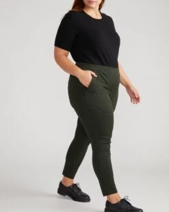 Minimalist Moro Pocket Signature Ponte Pants - Forest Houndstooth -UNIVERSAL STANDARD Minimalist Moro Pocket Signature Ponte Pants Dark Green Houndstooth USPA1249 755 003 175 0a02a6c8 7fb6 4e78 b92e 6bc82bbd37a6