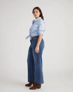 Roxy Relaxed Bootcut Jeans - Anzio Blue 10 Roxy Relaxed Bootcut Jeans - Anzio Blue -UNIVERSAL STANDARD Relaxed Bootcut Jeans Anzio Blue USPA1886 904 002 012