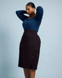 Anya Ponte Skirt - Espresso 13 Anya Ponte Skirt - Espresso -UNIVERSAL STANDARD SHOT11 053 f2f9661f 0308 494d bd57 25279d6e7697