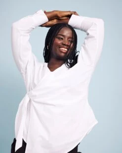 Beacon Stretch Poplin Wrap Shirt - White 10 Beacon Stretch Poplin Wrap Shirt - White -UNIVERSAL STANDARD SHOT14 052 47f643d6 a40e 48cb 8f8b 73ce0ec654cc