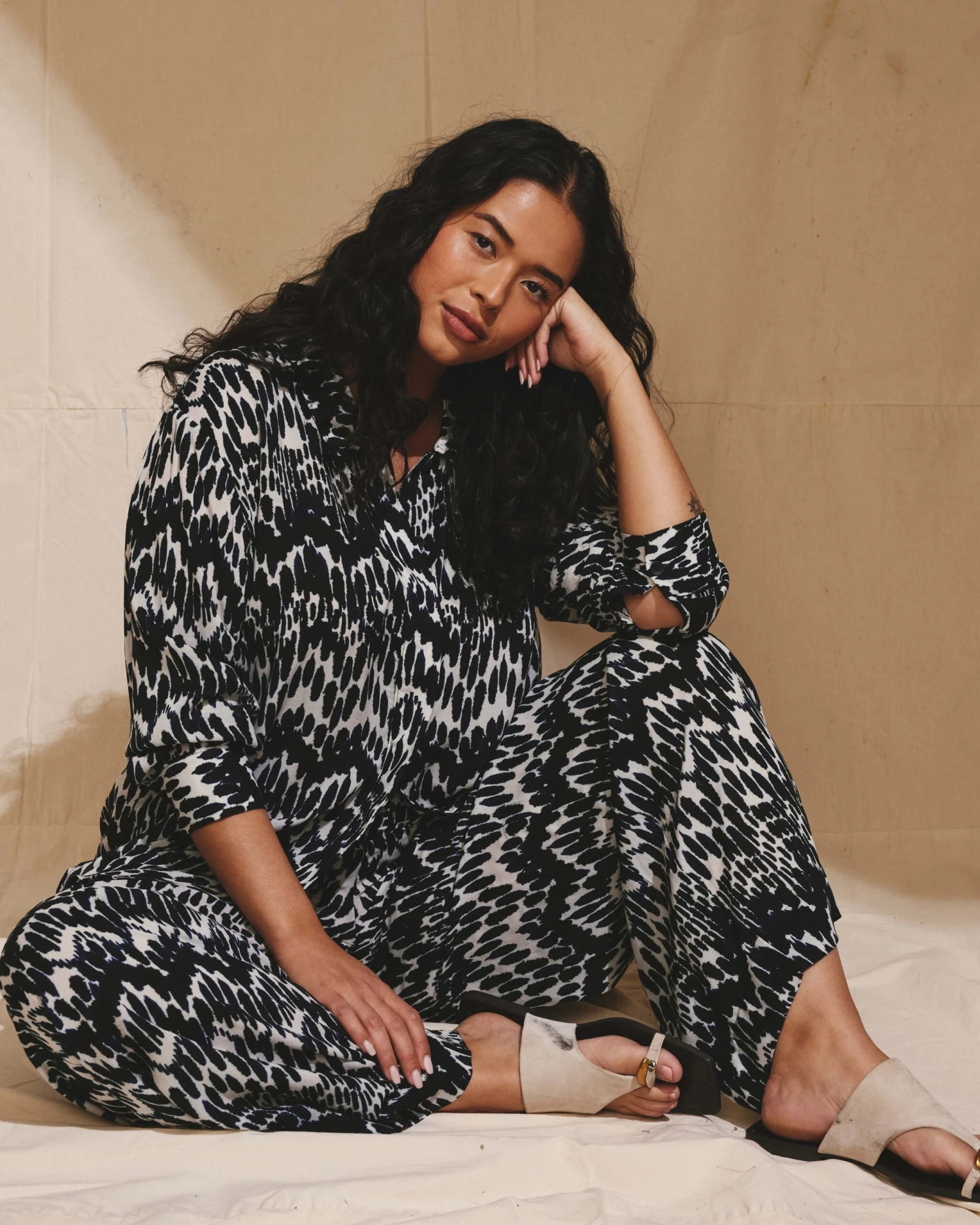 Toni Indigo Waterfall Print Hi-Low Tunic - Flowy Button-Down Top 3 Toni Indigo Waterfall Print Hi-Low Tunic - Flowy Button-Down Top