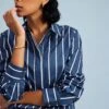 Elbe Popover Stretch Poplin Shirt Classic Fit - Ensign Blue/White Stripe 2 Elbe Popover Stretch Poplin Shirt Classic Fit - Ensign Blue/White Stripe -UNIVERSAL STANDARD SHOT39 067