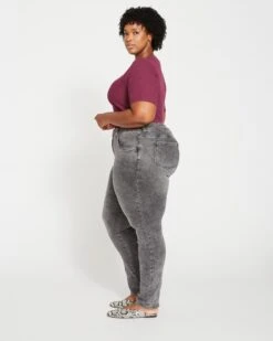 Seine High Rise Skinny Jeans 32 Inch - Distressed Black -UNIVERSAL STANDARD SeineHighRiseSkinnyJeans32Inch Distressed Black US20093L 009 003 006