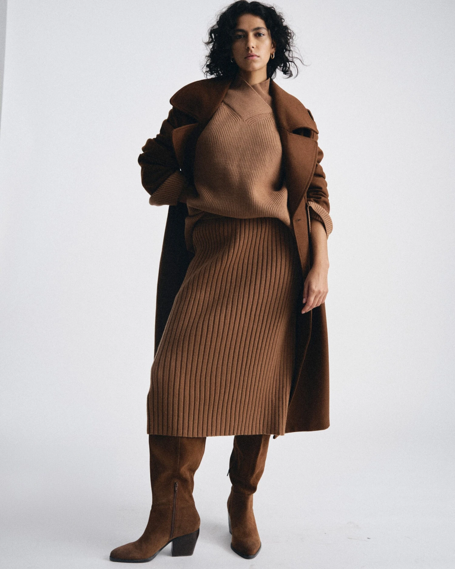 Risa Classic Camel Sweater Skirt - Elegant Knit Midi 4 Risa Classic Camel Sweater Skirt - Elegant Knit Midi - Image 2