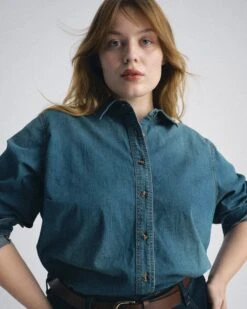 Minimalist Stretch Cotton Chambray Shirt - Union City Blue -UNIVERSAL STANDARD UNIVERSALSTANDARD 08.26.254679 3773e4b9 f346 4891 9e07 75fac51a868f