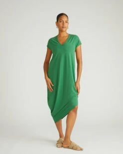 Geneva V-Neck Peruvian Cotton Everyday Dress - Clover -UNIVERSAL STANDARD USDR0374 087Iconic Geneva V Neck DressGreen 001 006