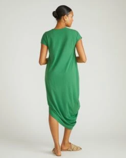 Geneva V-Neck Peruvian Cotton Everyday Dress - Clover -UNIVERSAL STANDARD USDR0374 087Iconic Geneva V Neck DressGreen 003 001