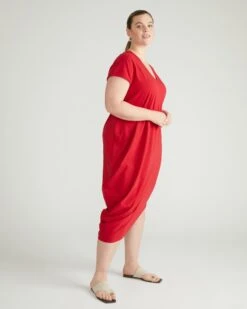 Ruby Red V-Neck Cotton Everyday Dress - Iconic Geneva -UNIVERSAL STANDARD USDR0374 884Iconic Geneva V Neck DressRuby Red 002 002