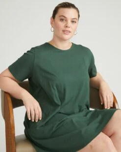 Peruvian Cotton T-Shirt Dress - Relaxed Fit Hi-Low Hem - Conifer 6 Peruvian Cotton T-Shirt Dress - Relaxed Fit Hi-Low Hem - Conifer -UNIVERSAL STANDARD USDR0569 826Halie T Shirt DressDark Green 001 005