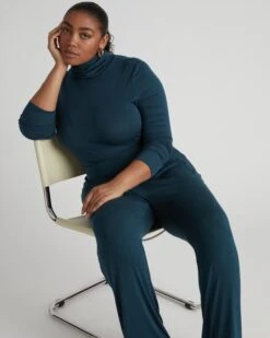 Sustainable Fine Ribbed Foundation Turtleneck - Deep Sea 12 Sustainable Fine Ribbed Foundation Turtleneck - Deep Sea -UNIVERSAL STANDARD USFD0088 259 Foundation Mola Pant Deep Sea 001 0473