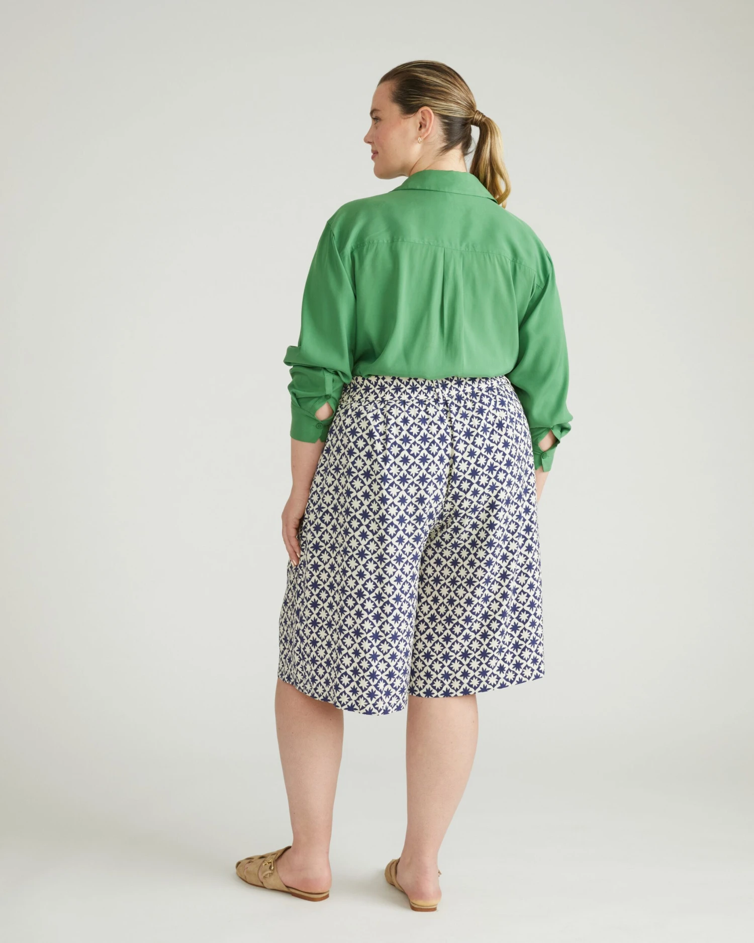 Cooling Stretch Cupro Bermuda Shorts - Navy Hacienda Print 5 Cooling Stretch Cupro Bermuda Shorts - Navy Hacienda Print - Image 3