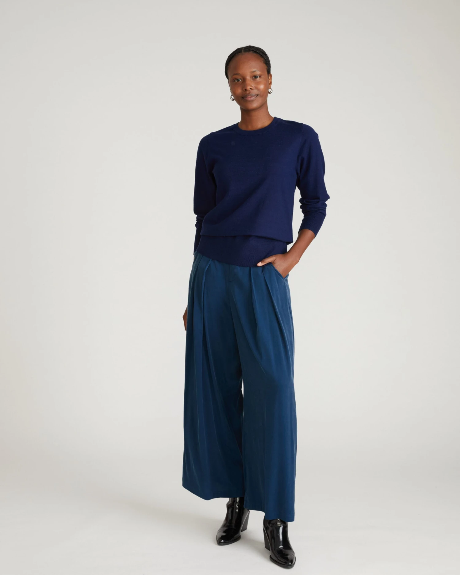 Savvy Fine Knit Crew Sweater in Midnight 3 Savvy Fine Knit Crew Sweater in Midnight