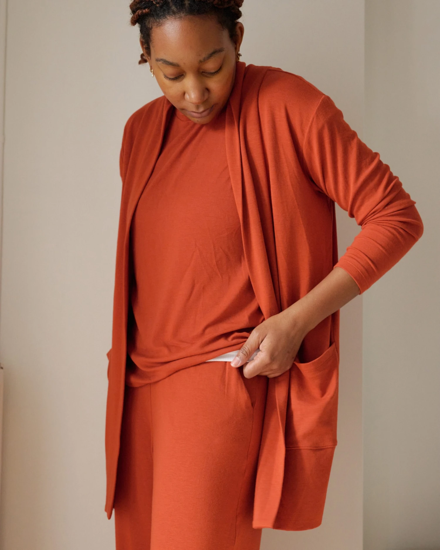 TravelKnit Minimalist Cardigan in Warm Russet 3 TravelKnit Minimalist Cardigan in Warm Russet