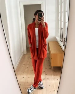 TravelKnit Minimalist Cardigan in Warm Russet 9 TravelKnit Minimalist Cardigan in Warm Russet -UNIVERSAL STANDARD USSW1841 875 4