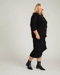 Premium Better-Than-Wool Full Zip Cardigan - Black -UNIVERSAL STANDARD USSW2019 001 Vicki Better Than Wool Zip Cardigan Black 002 005