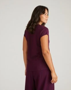 Ashley V-Neck Cap Sleeve Tee - Gamay Premium Pima Cotton 7 Ashley V-Neck Cap Sleeve Tee - Gamay Premium Pima Cotton -UNIVERSAL STANDARD USTO0567V 825 Ashley V Neck Cap Sleeve Tee Gamay 003 077