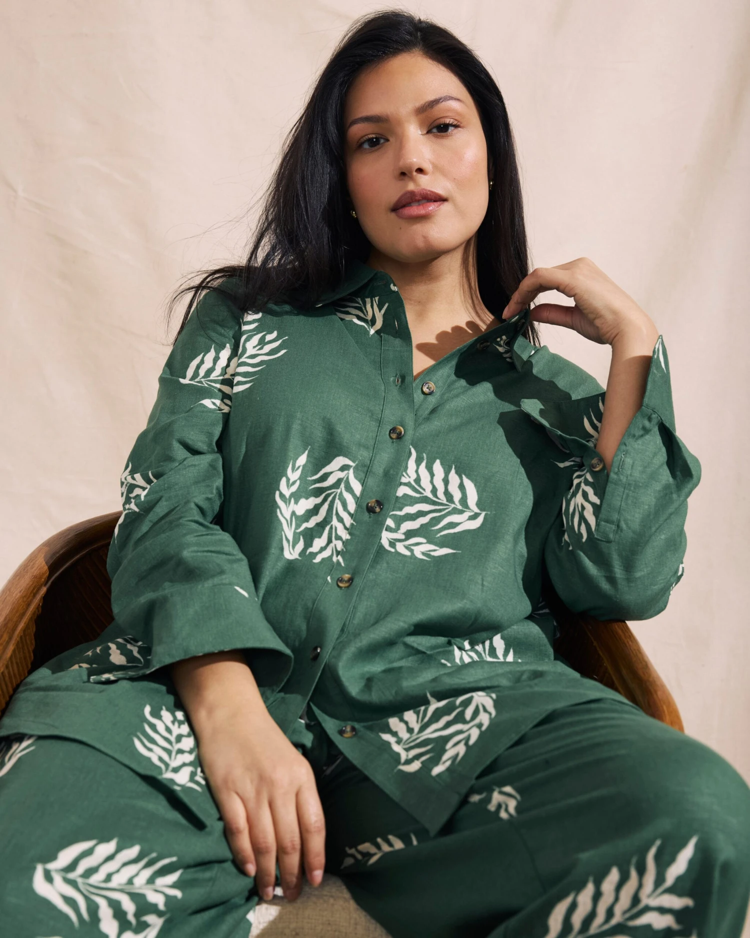 Stretch Linen Hi-Low Tunic in Green Beachgrass Print 4 Stretch Linen Hi-Low Tunic in Green Beachgrass Print - Image 2