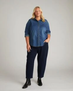 Minimalist Stretch Cotton Chambray Shirt - Union City Blue -UNIVERSAL STANDARD USTO0974NP 525 Minimalist Stretch Cotton Chambray Shirt Union City Blue 001 018 bbaac4a8 76fb 4676 83ec b1087967cfe3