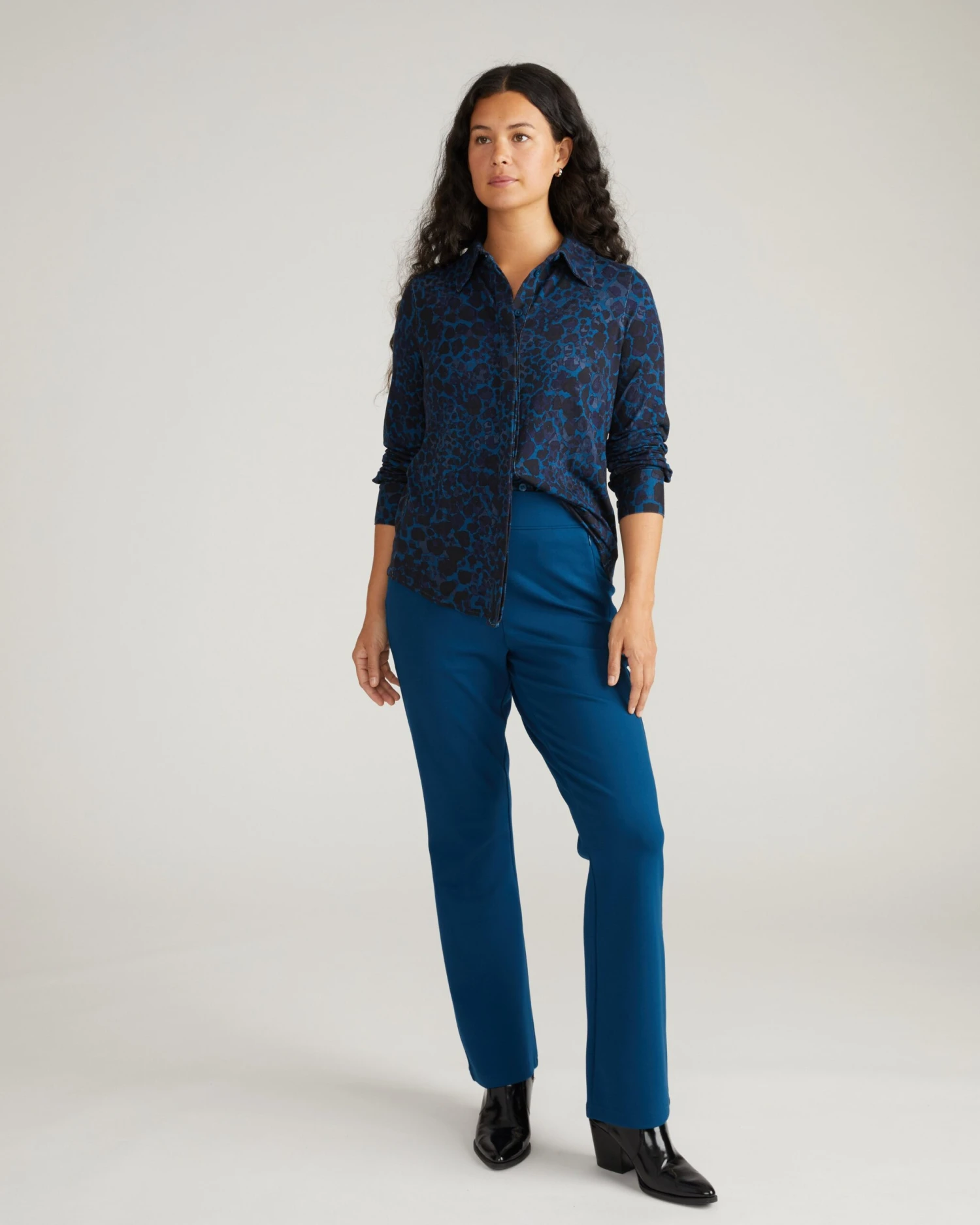 Elbe Liquid Jersey Shirt Classic Fit - Deep Teal Animal Print 4 Elbe Liquid Jersey Shirt Classic Fit - Deep Teal Animal Print - Image 2