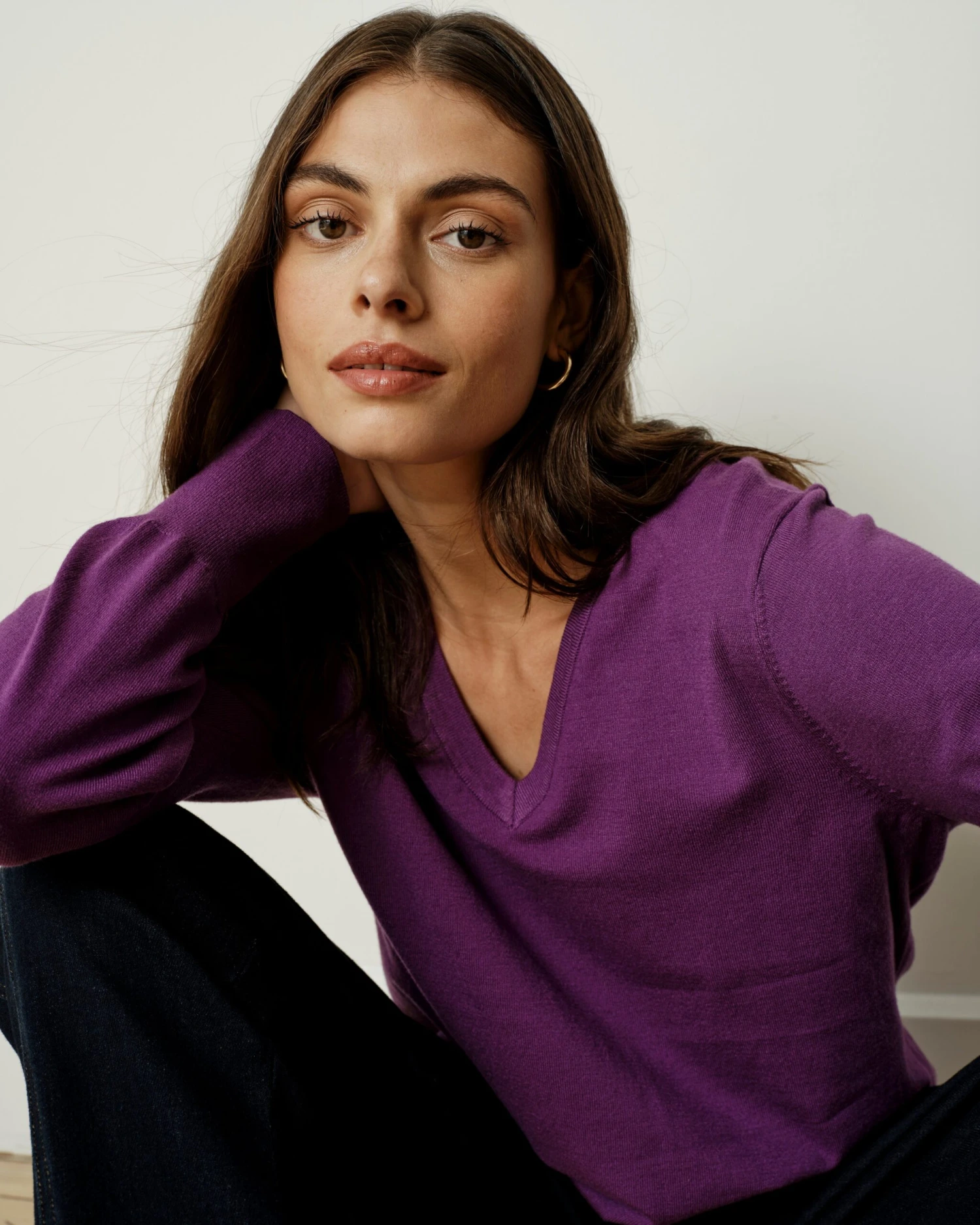 Savvy Fine Knit V-Neck Sweater - Grape 8 Savvy Fine Knit V-Neck Sweater - Grape - Image 6