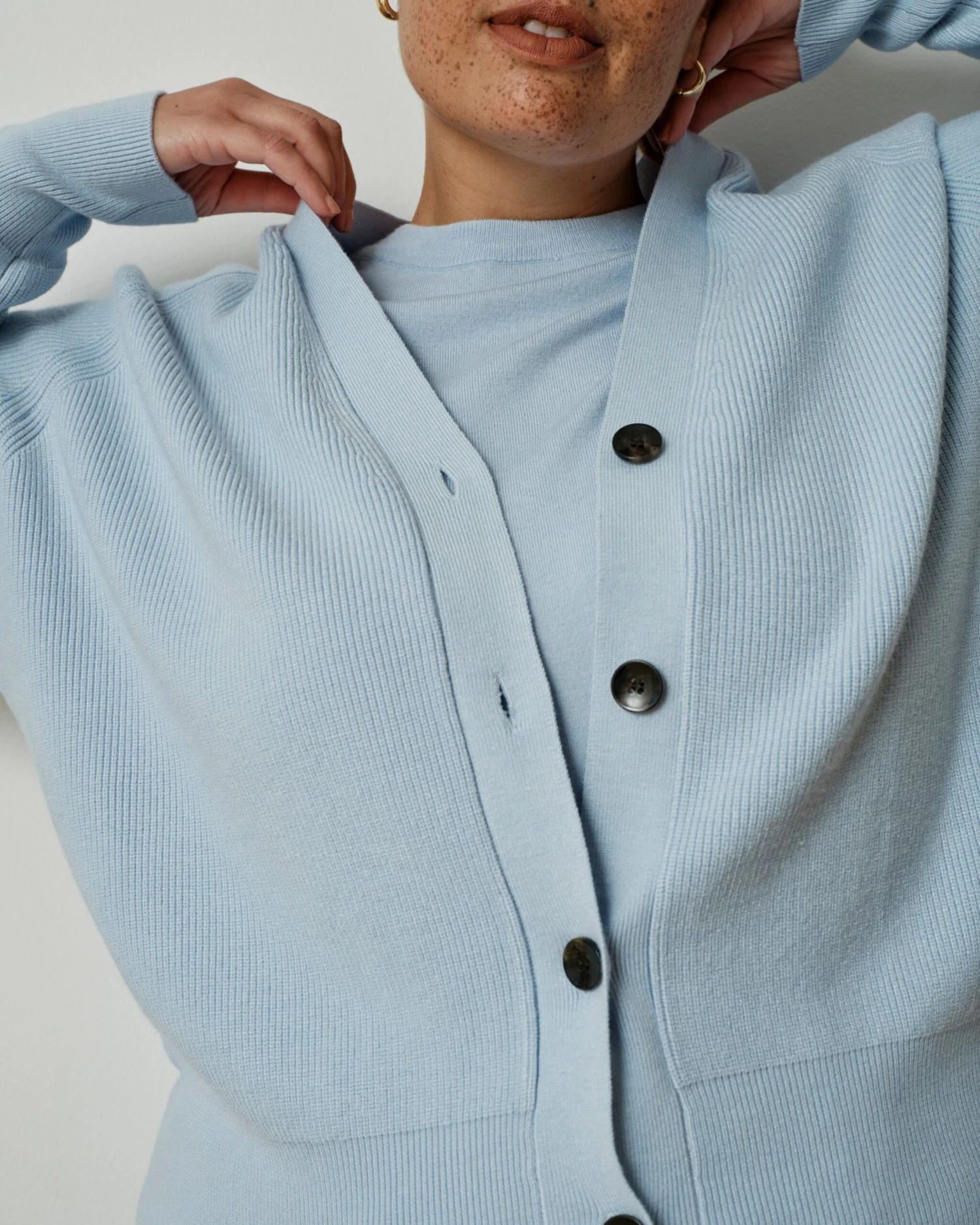 Better-Than-Wool Silver Blue Cardigan with Blouson Sleeves 8 Better-Than-Wool Silver Blue Cardigan with Blouson Sleeves - Image 6