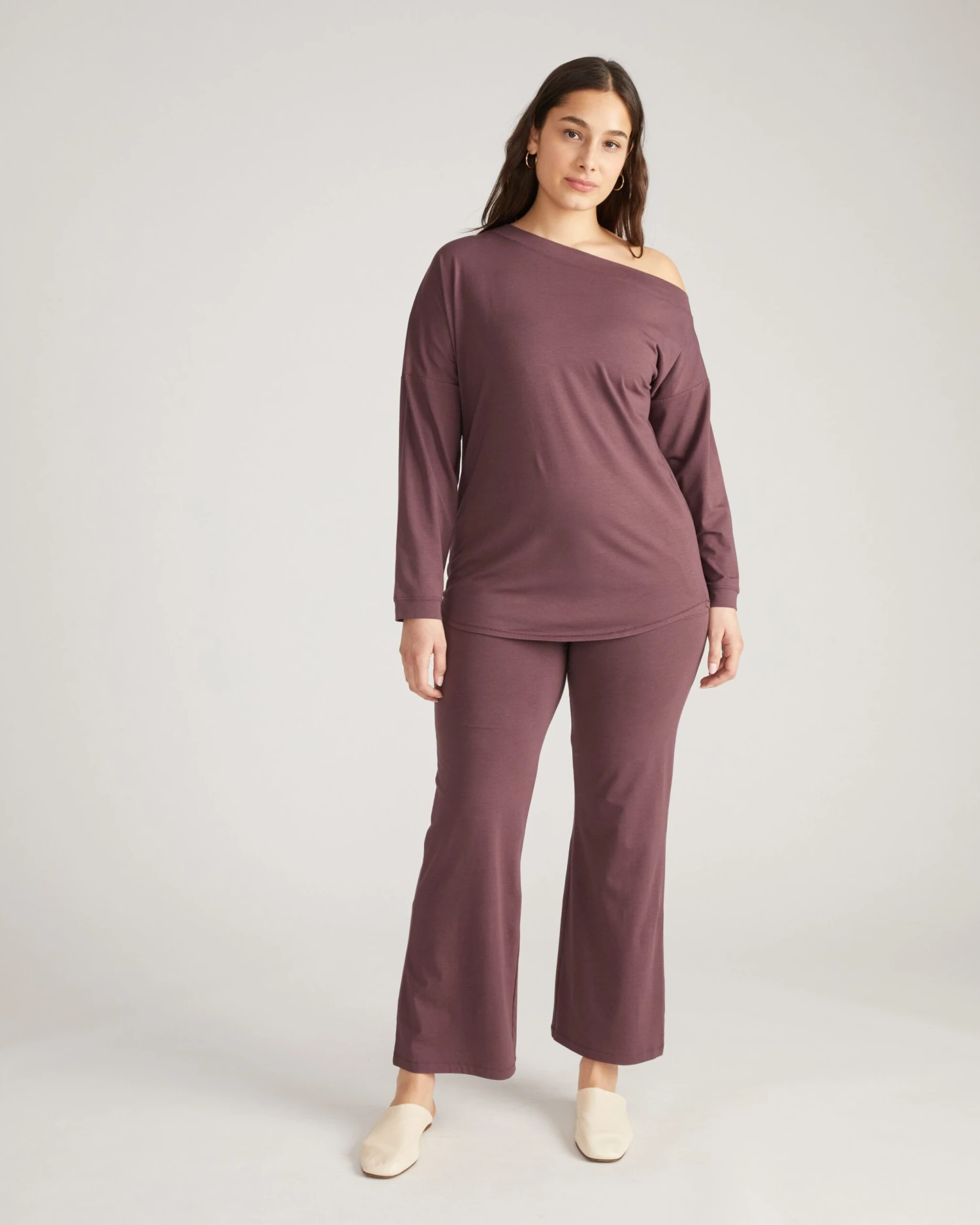 UltimateS Dolci Top in Cassis: Sustainable Off-the-Shoulder Loungewear 3 UltimateS Dolci Top in Cassis: Sustainable Off-the-Shoulder Loungewear