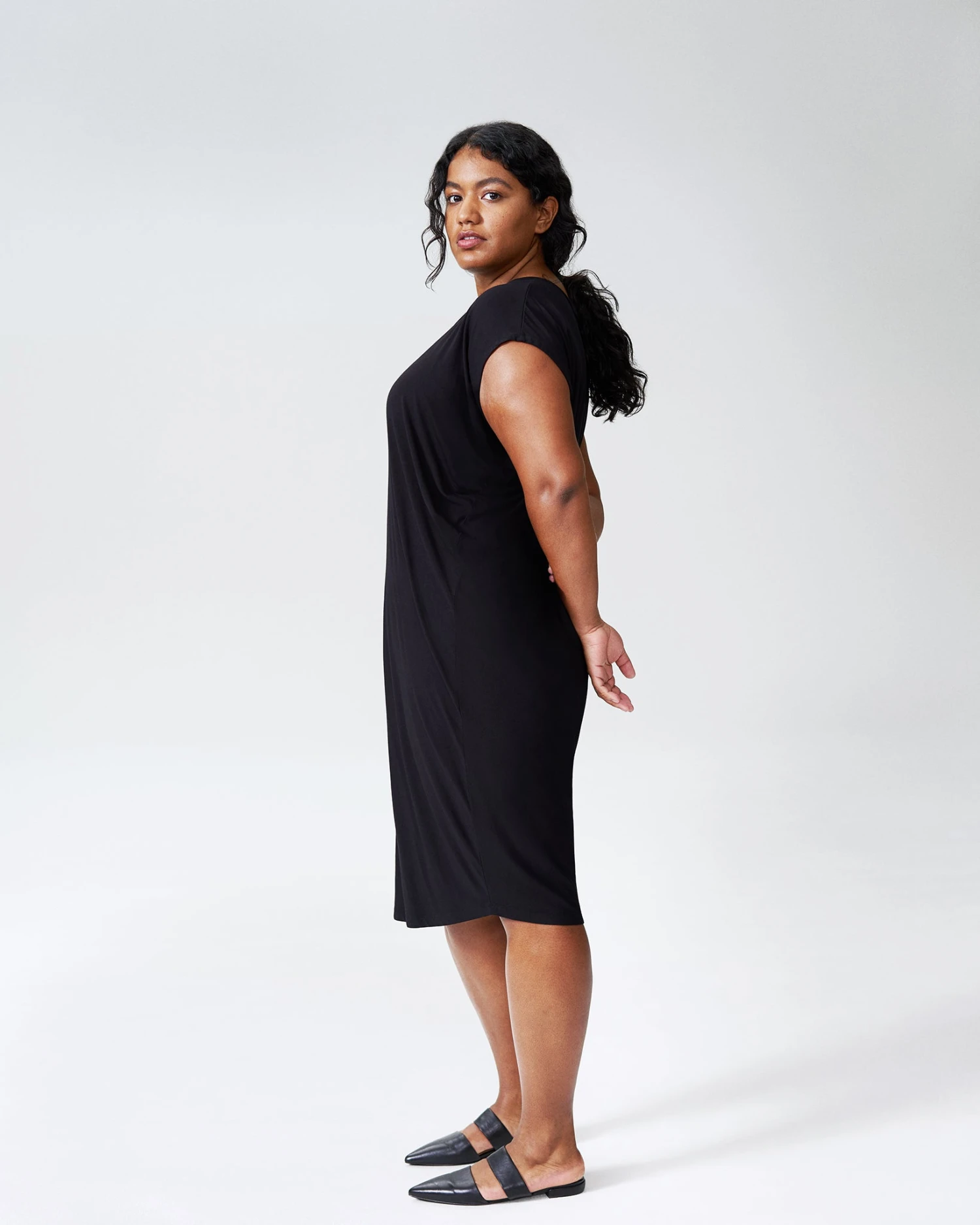 Carrea Relaxed Liquid Jersey Dress - Black 4 Carrea Relaxed Liquid Jersey Dress - Black - Image 2